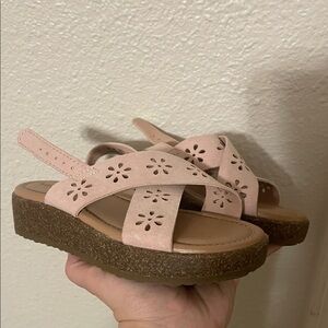 Girls Old Navy Beige Sandals Size 1